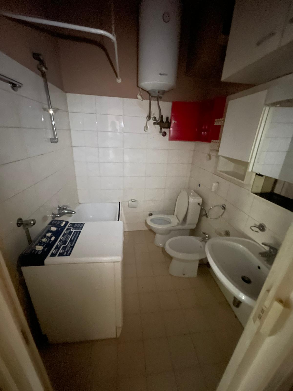 Bagno ristrutturato — prima